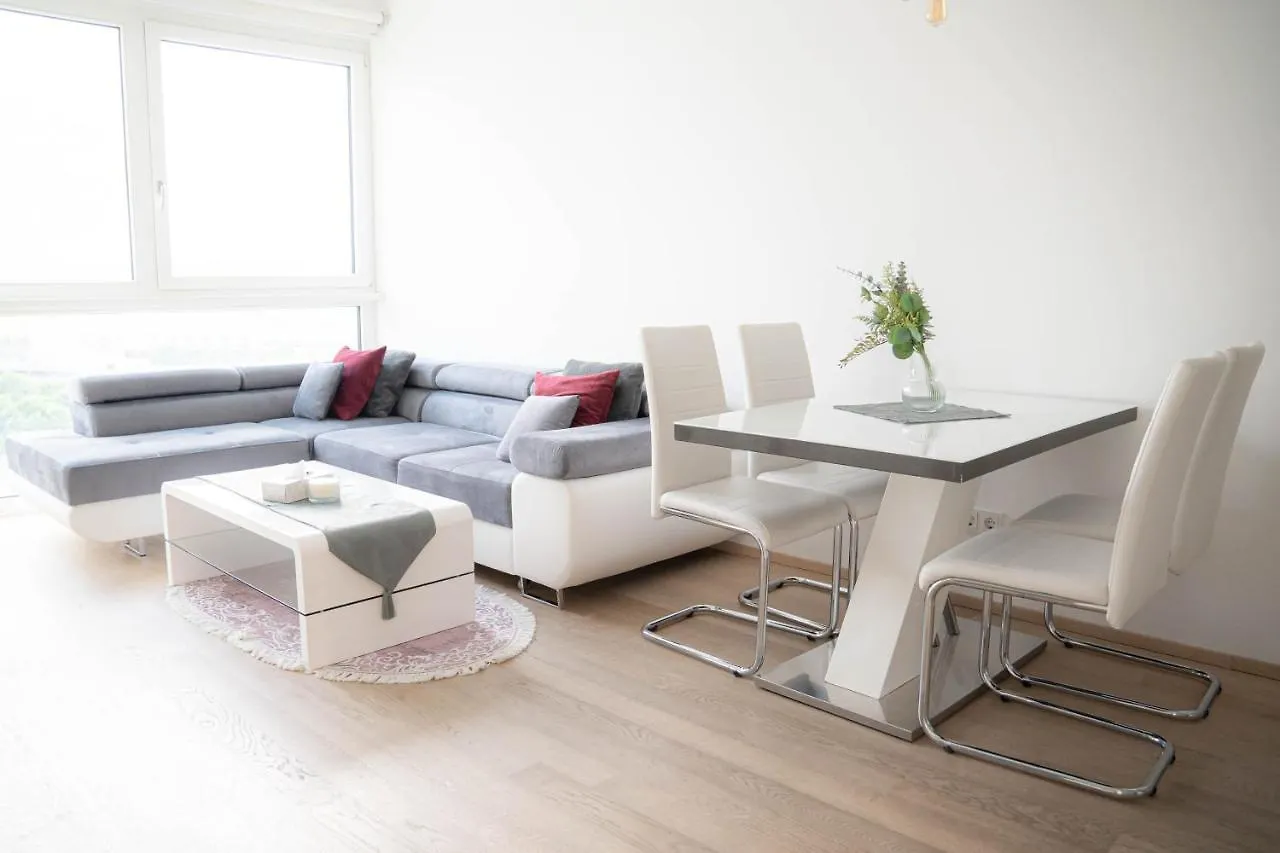 Restify10 - Skyline View - Fitness - Garge - Modern Apartment Vienna 0*,  Austria