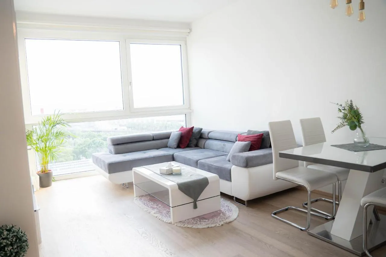 Restify10 - Skyline View - Fitness - Garge - Modern Apartamento Viena
