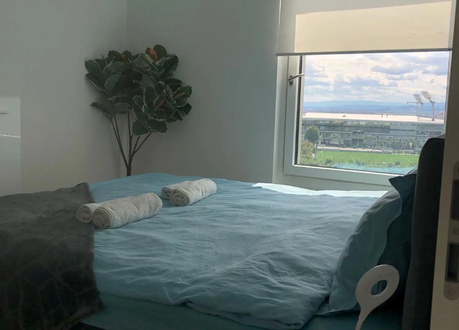 Restify10 - Skyline View - Fitness - Garge - Modern Apartamento Viena