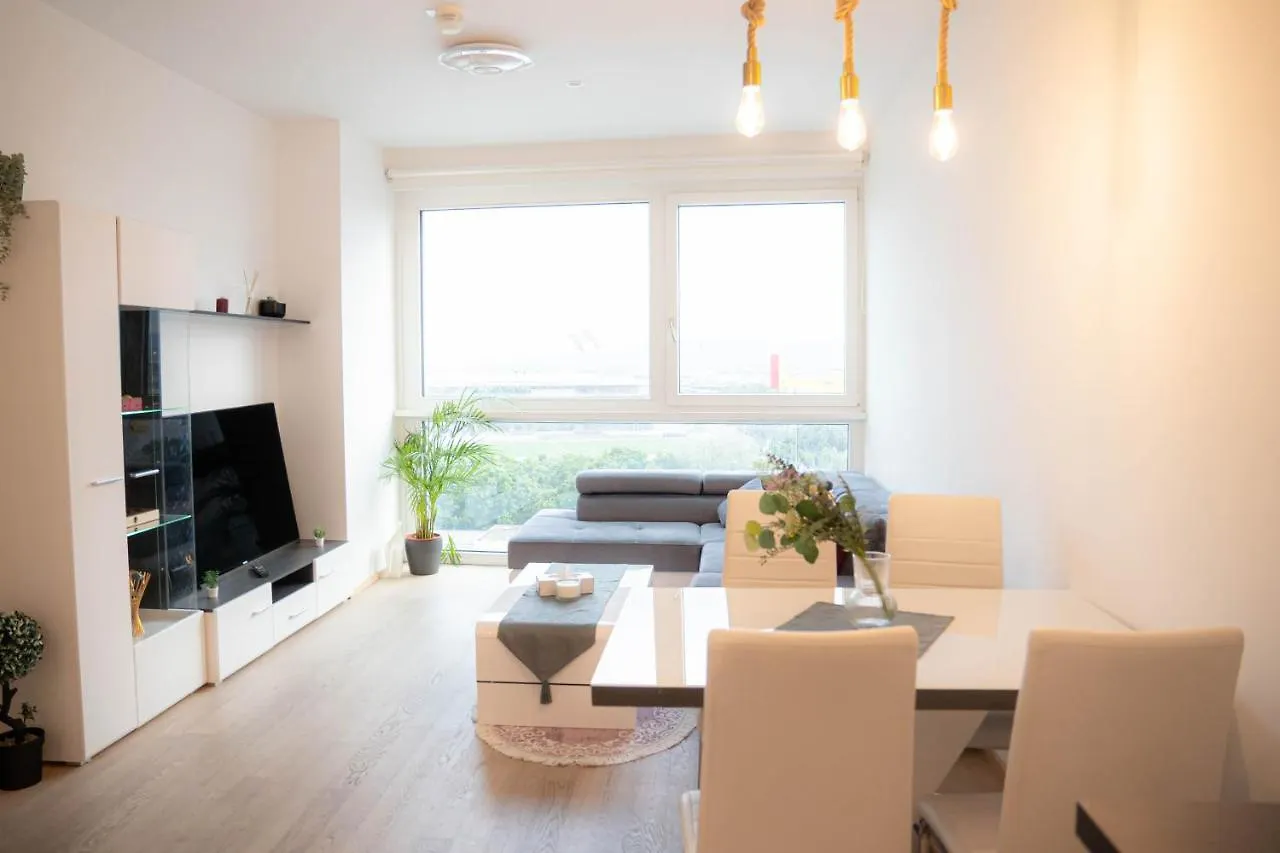 Ferienwohnung Restify10 - Skyline View - Fitness - Garge - Modern Wien Apartment